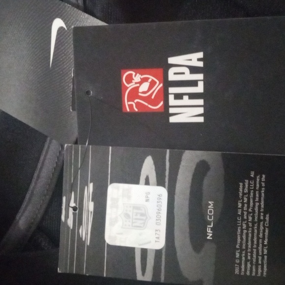 Raiders jersey medium size NFL players Waller number 83 - Picture 7 of 9